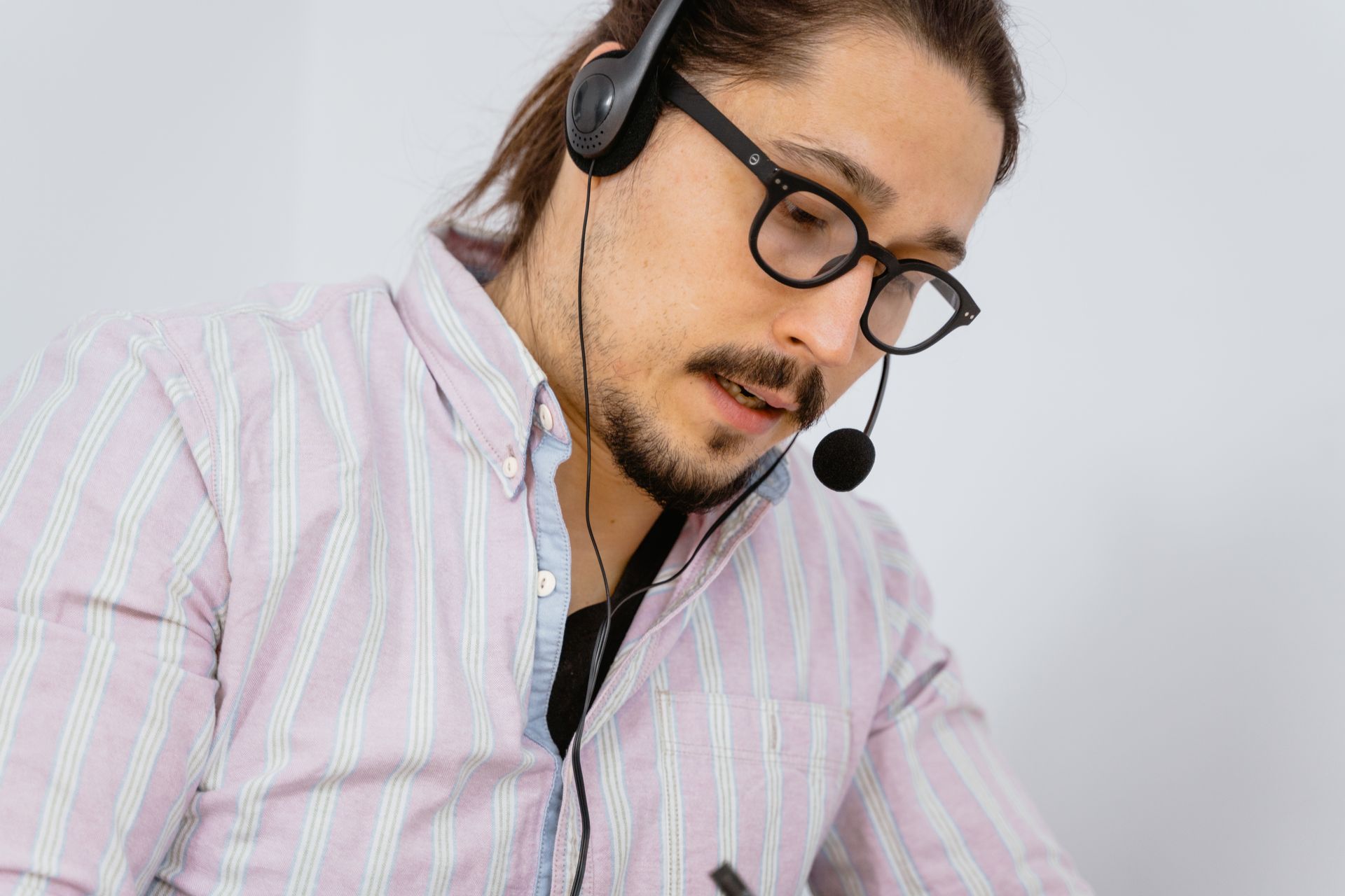 Automotive support agent on a call