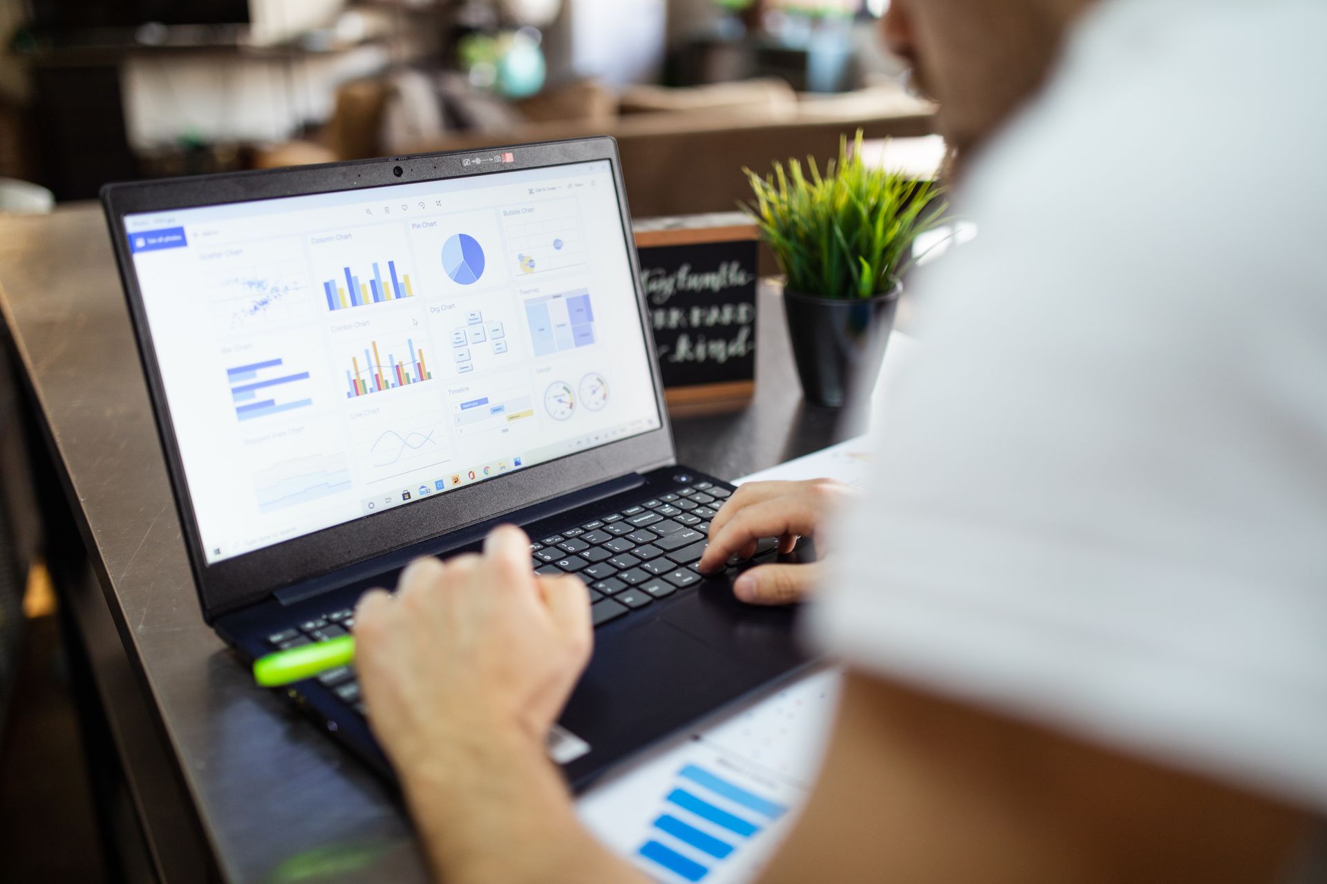 Reporting dashboard on a laptop